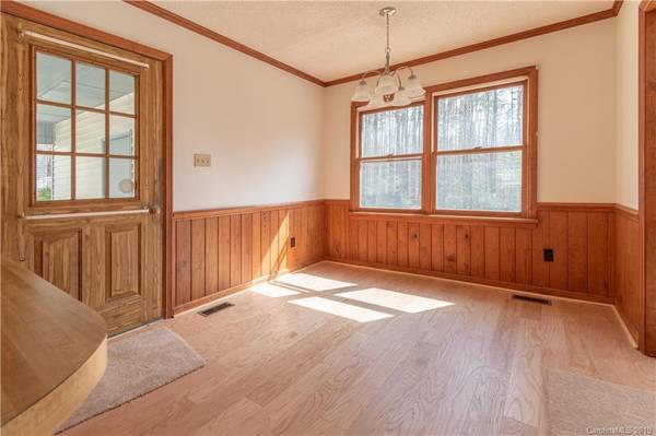 613 Mulberry LN, Granite Quarry, NC 28146