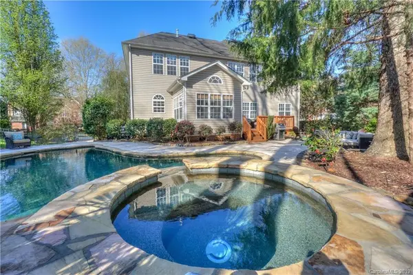16122 Chiltern LN, Huntersville, NC 28078