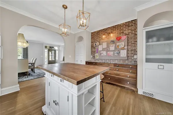 205 Brandywine RD, Charlotte, NC 28209