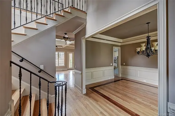 2903 Mt Isle Harbor DR, Charlotte, NC 28214