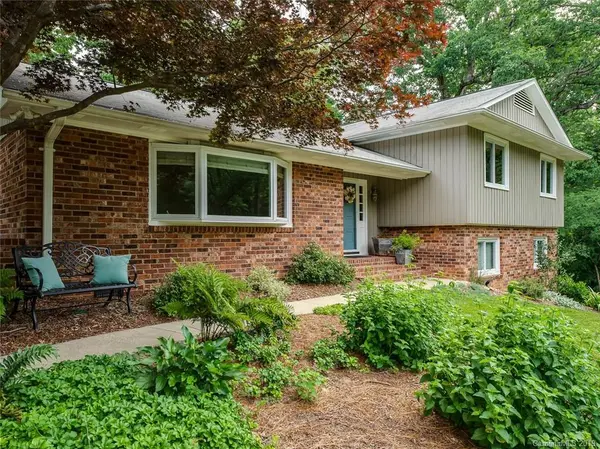 3601 School House LN, Charlotte, NC 28226