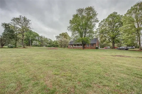 215 Mcadenville RD, Belmont, NC 28012