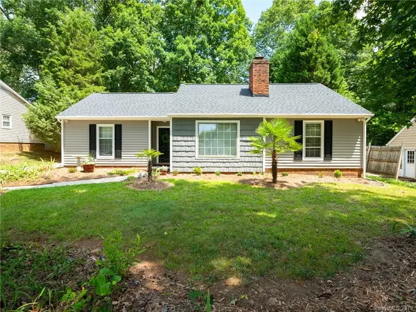 1207 Forest Wood DR, Matthews, NC 28105