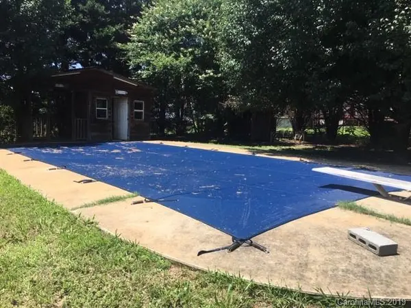 112 2nd AVE NW, Hildebran, NC 28637