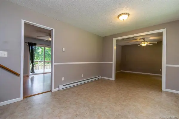 52 Rising Meadow LN, Mills River, NC 28759