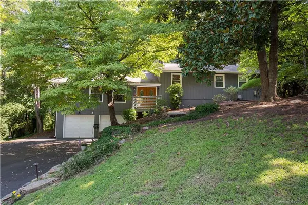1044 Palmyra DR, Tega Cay, SC 29708