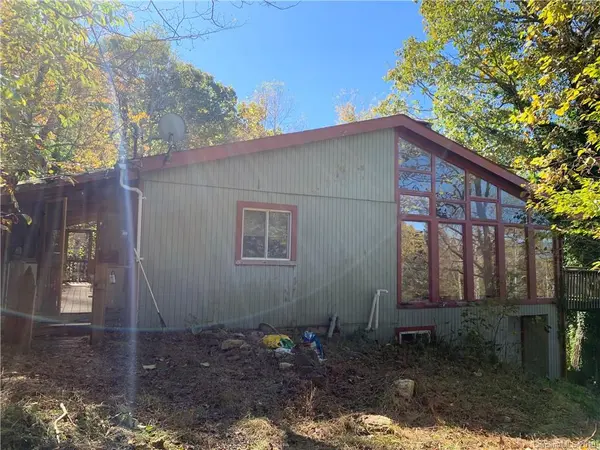 170 Tessie LN, Black Mountain, NC 28711