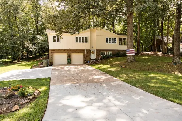 3620 5th Street DR NE, Hickory, NC 28601
