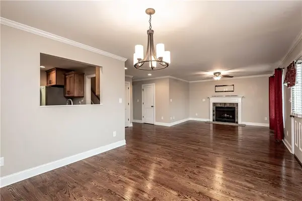 1078 13th Avenue CIR NE, Hickory, NC 28601