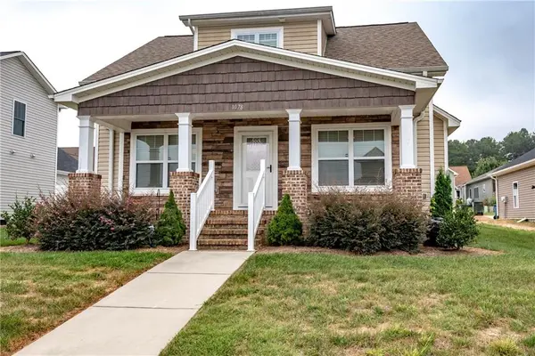 1078 13th Avenue CIR NE, Hickory, NC 28601