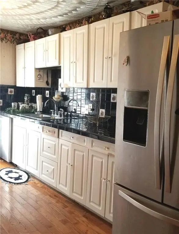964 2nd Street PL SW, Hickory, NC 28602