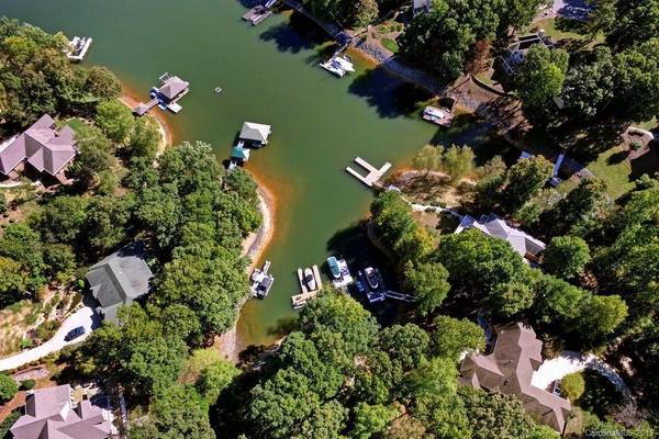 160 Pinnacle Shores DR, Mooresville, NC 28117