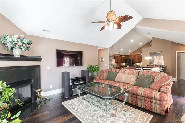 757 Ledgestone CT, Tega Cay, SC 29708