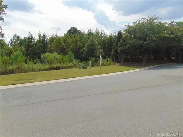 1 Victoria Lake DR #1, Waxhaw, NC 28173