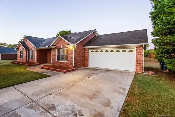 8304 Emily DR, Harrisburg, NC 28075