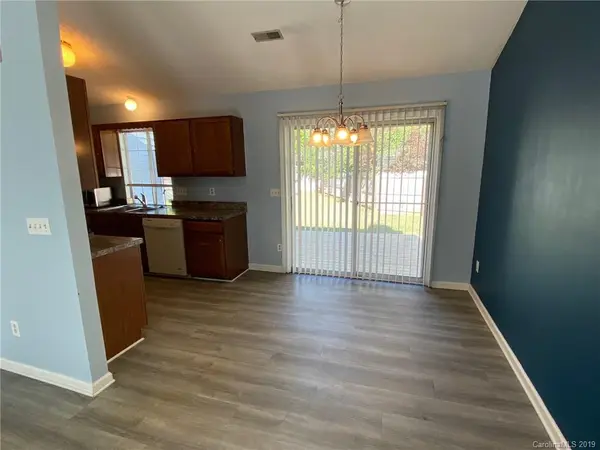 5626 Carved Oak CIR, Charlotte, NC 28227