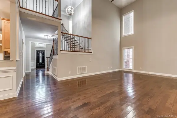 120 Sardis Pointe RD, Charlotte, NC 28105