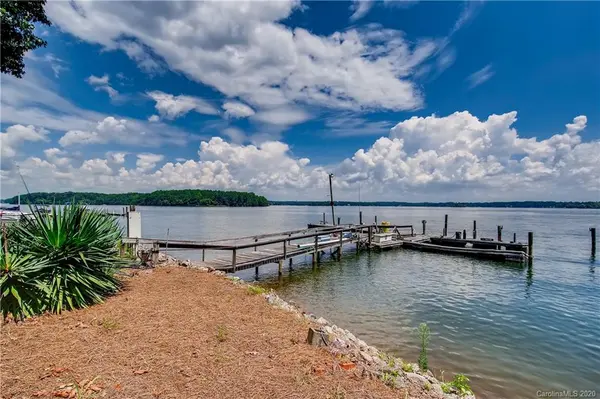 398 Stonemarker RD, Mooresville, NC 28117