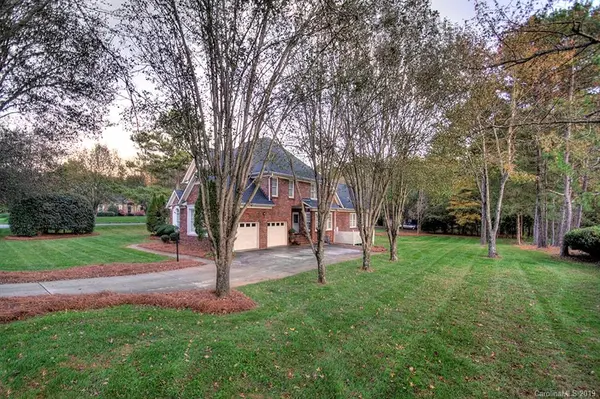 4330 Olde Roxbury DR, Matthews, NC 28105
