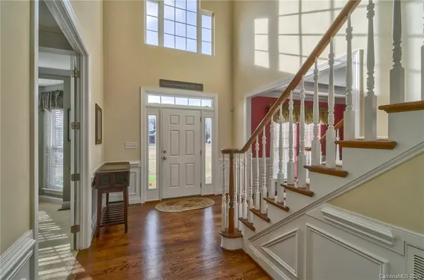 10002 Arlington Oaks DR, Charlotte, NC 28227