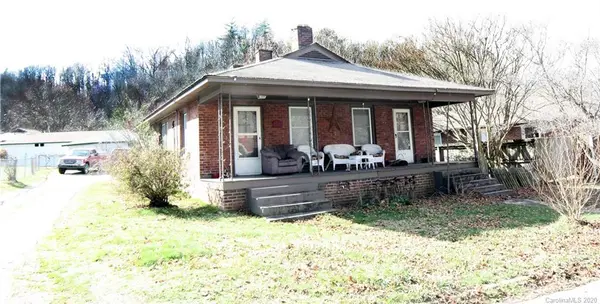 112 Powell ST, Swannanoa, NC 28778