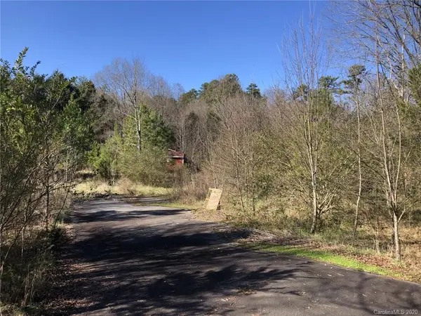 121 Hillbilly Hollar LN, Mooresville, NC 28115