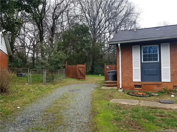 364 Leafmore DR, Charlotte, NC 28213