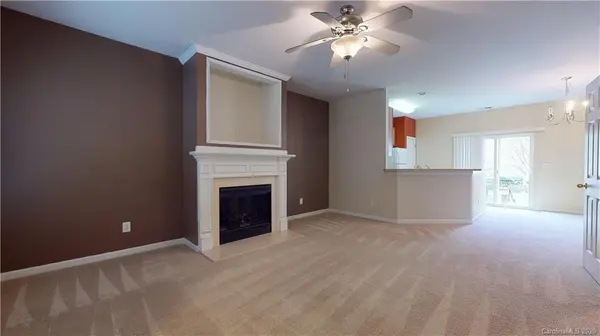 8712 Twined Creek LN, Charlotte, NC 28227