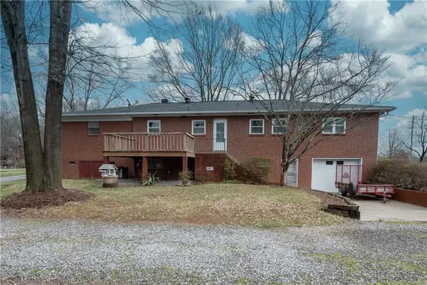 2511 27th ST NE, Hickory, NC 28601