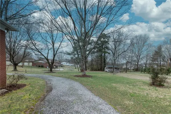 2511 27th ST NE, Hickory, NC 28601