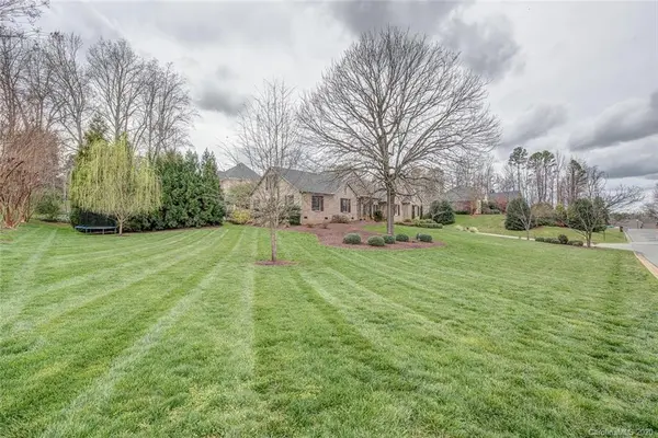 5509 Amanda LN, Belmont, NC 28012