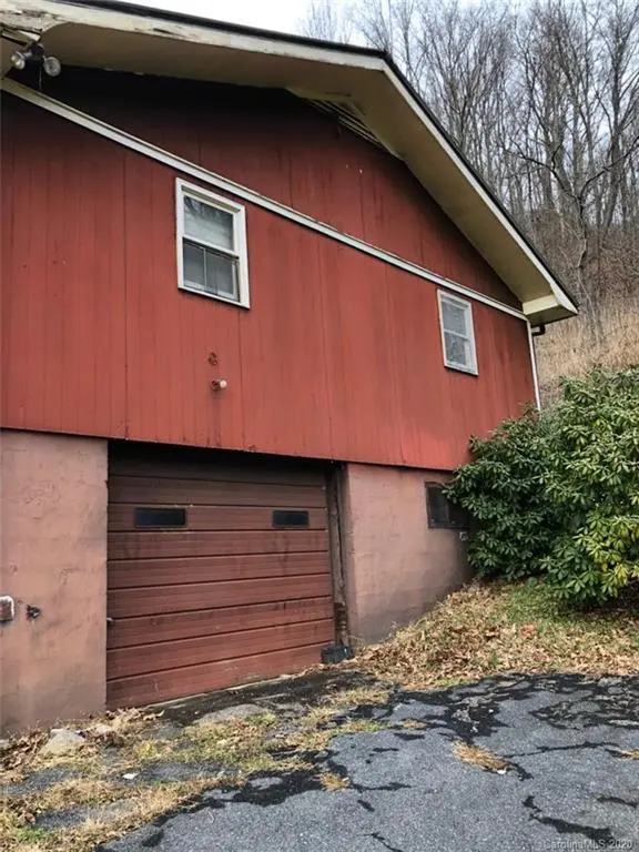 721 Fork Mountain RD, Bakersville, NC 28705