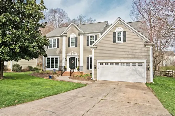 5049 Fairvista DR, Charlotte, NC 28269
