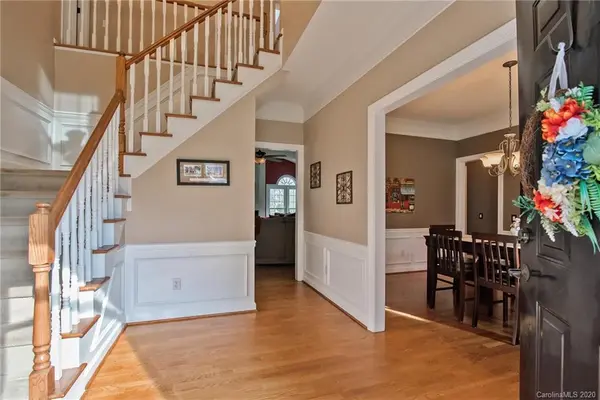 5049 Fairvista DR, Charlotte, NC 28269