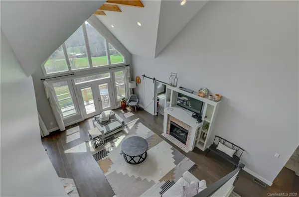 146 Feather LN, Waynesville, NC 28786