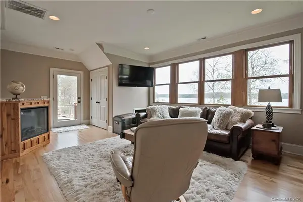 9017 Azalea RD, Sherrills Ford, NC 28673