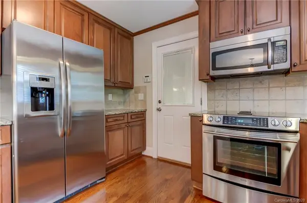 8525 Fairview RD, Charlotte, NC 28226
