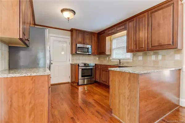 8525 Fairview RD, Charlotte, NC 28226