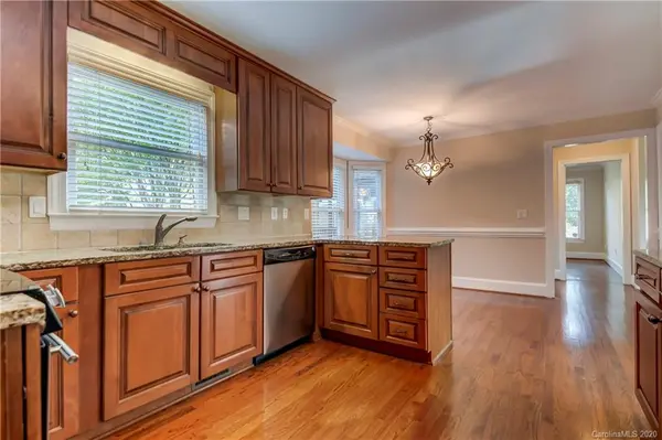 8525 Fairview RD, Charlotte, NC 28226
