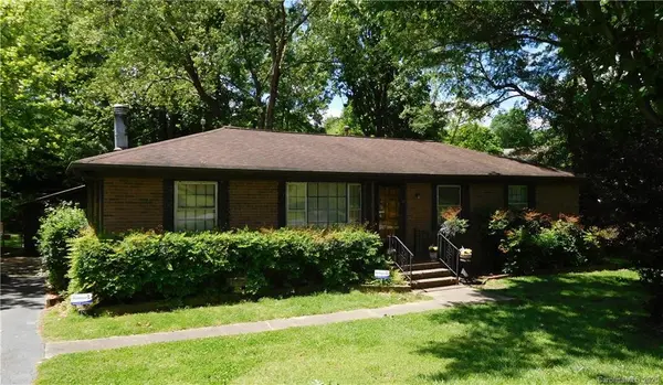 6735 Glenmoor DR, Charlotte, NC 28214