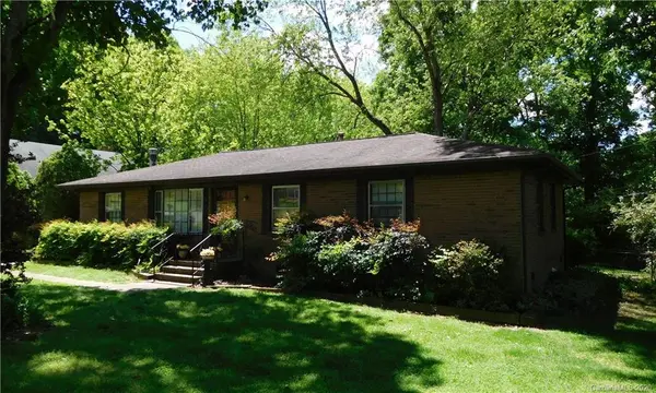6735 Glenmoor DR, Charlotte, NC 28214