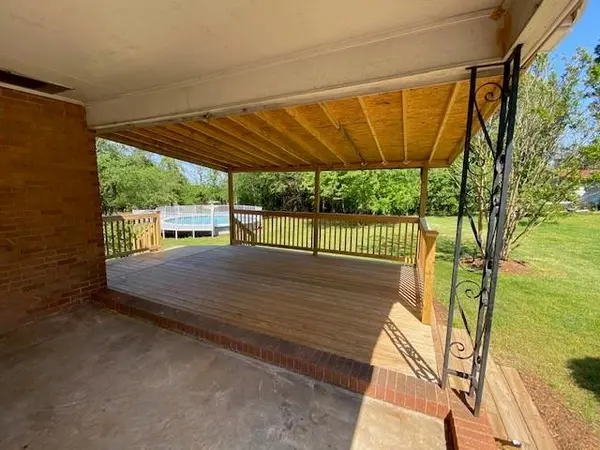 826 Setzer DR NE, Conover, NC 28613