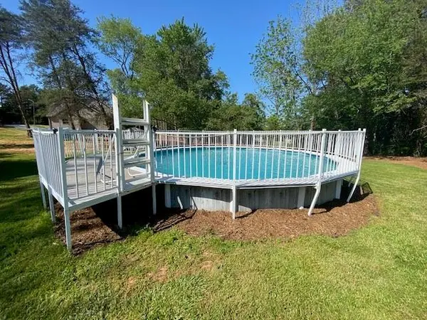 826 Setzer DR NE, Conover, NC 28613