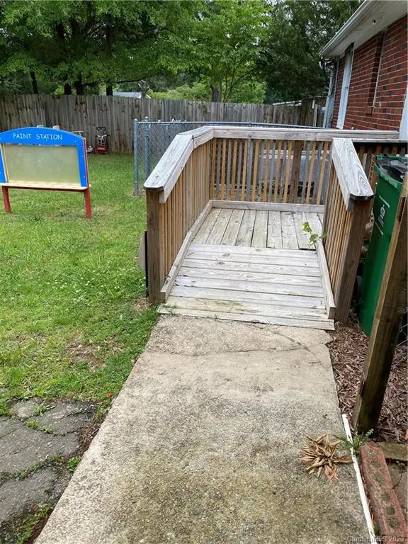 5950 The Plaza ST, Charlotte, NC 28215