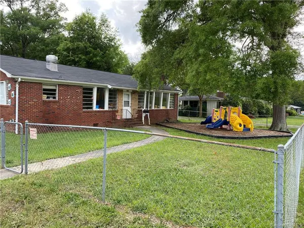 5950 The Plaza ST, Charlotte, NC 28215