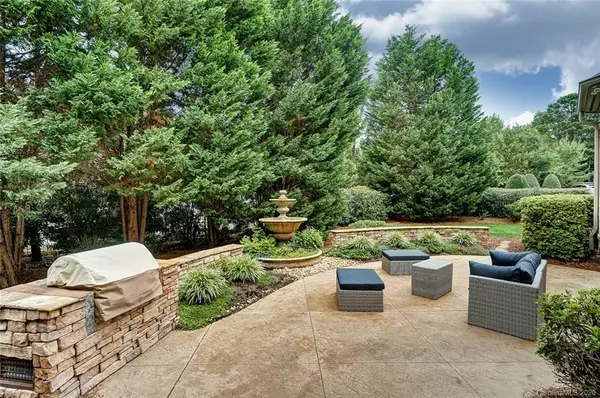 9200 Kingsmead LN, Waxhaw, NC 28173