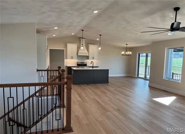 516 Hayden DR, Waterloo, IL 62298