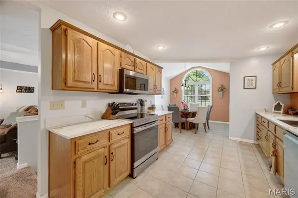 800 Rosewood DR, Lebanon, MO 65536