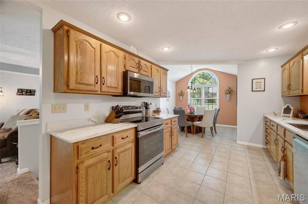 800 Rosewood DR, Lebanon, MO 65536