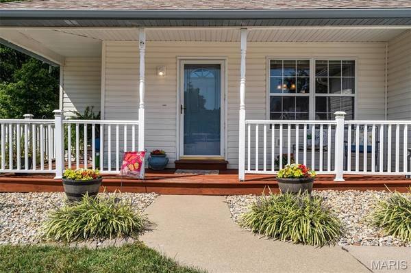 908 Amesbury CT, Belleville, IL 62221